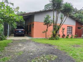Casa privada en el Bosque Nuboso Del Cocora、サン・ラモンのアパートメント