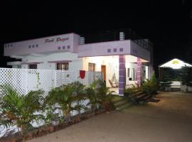 Royal Experience Pink Breeze Villa, Kuvathur ECR Highway Chennai, hotel que aceita pets em Kūvattūr