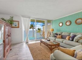 Beautiful Beachfront Condo, пляжний готель у місті Laie