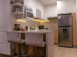 Bright 1BR close to boulevard