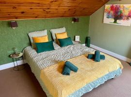 Suite Emeraude, bed & breakfast σε Prémilhat