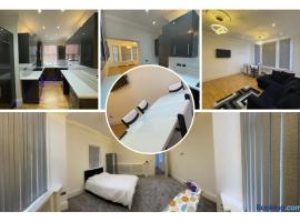 Luxury Apartment with a jacuzzi, hotel with jacuzzis in Wolverhampton