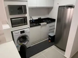 Apartamento NOVO 404 a 01 quadra do MAR e praças