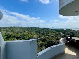 10G Perfect 2 Bedroom with Ocean and Jungle Views, apartment sa Arraiján