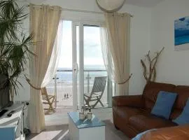 Chwerthin Y Mor Beach House