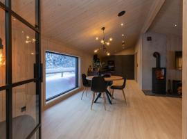 High standard cabin in a quiet area in the bossom of nature near Flå, holiday home in Flå