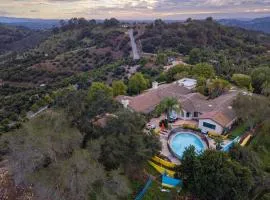 Hacienda Mimar by AvantStay Pool Hot Tub Views 15 Min to Temecula