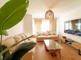 Rooms in Elegant and Bright Apartment in Corralejo Center, guest house in Corralejo