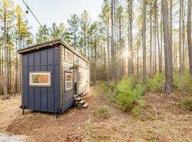 Pine Creek Tiny House, hotel in Amherst