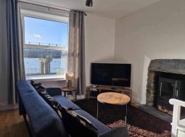 Ger y mor, apartemen di Barmouth