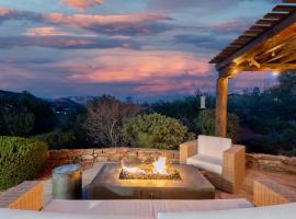 Modern Secluded with Amazing Views Hot Tub Casita, hotell i Sedona