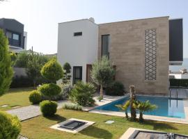 Villa Dream Kuşadası Pool- Garage, luxury hotel in Kusadası