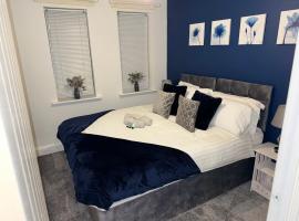 Blue Madison, apartment in Aldershot