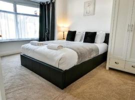 Buckingham House - 4 Bed House, hotell sihtkohas Redcar