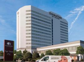 DoubleTree by Hilton Fort Lee/George Washington Bridge, hotel with parking in Fort Lee