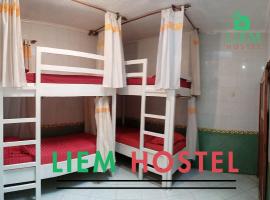 Liem Hostel Malioboro, בית נופש בSentool