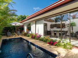 Boutique Resort Private Pool Villa - SHA Extra Plus, hotell i Ban Pa Khlok