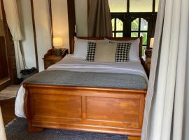 Up The Farm with Patch and Paul Homestay Talay Bua Daeng, hotell sihtkohas Ban Nong Takai