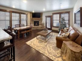 Ideal Condo 2 Minute Drive to Deer Valley, ξενοδοχείο σε Heber City