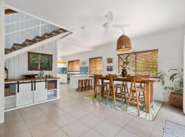 Beach House on Pearl - Kingscliff Central, vacation home in Kingscliff
