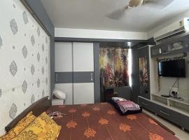 rajul flats adarsh nagar jabalpur, apartamento em Jabalpur