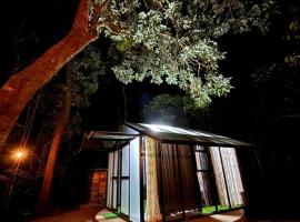 ELA Glamping Madikeri, viešbutis mieste Madikeris