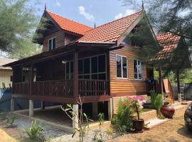 Rumah D'Rhu, Zaki's Residence, homestay di Marang