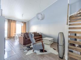 Lomahuoneisto Skivillas 28 A 10, hotel con estacionamiento en Hyrynsalmi