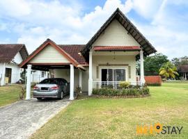 Melaka Afamosa DAmour Villa 12PAX with Private Pool & BBQ, hotel con parking en Kampong Alor Gajah