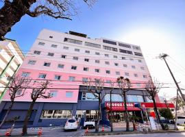 Hotel Orox, hotel v destinaci Naha
