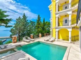 Exklusivobjekt direkt am Meer mit Pool