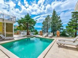 Luxuswohnung mit Pool, Sauna, Gym direkt am Meer