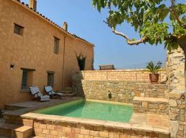 Enchanted villa with pool and magical views, מלון בBellcaire dʼEmpordà