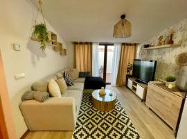 Acogedor &Aacute;tico en Cantavieja VUTE-23-026, מלון עם חניה בקנטבייחה