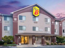 Super 8 by Wyndham Lynchburg VA, hotel cerca de Aeropuerto de Lynchburg (Preston Glenn Field) - LYH, 
