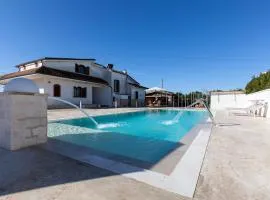 Tenuta San Cassiano With Garden And Pool - Happy Rentals