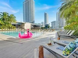 Infinite View Balcony Near Beach Pool