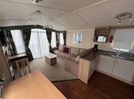 Bittern 13, Scratby - California Cliffs, Parkdean, sleeps 6, pet friendly, bed linen and towels included - close to the beach