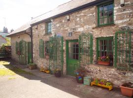 Yr Hen Efail - Old Smithy, hotel in Tregaron