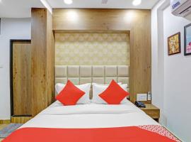 OYO Hotel R S Palace, Hotel im Viertel CG Road, Ahmedabad