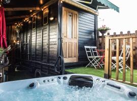 Drumbo Country House; 10ppl , Hot Tub, Sauna & Gym – pensjonat w mieście Lisburn