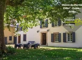 MAISON DE CHARME - 250m2 - CALME - JARDIN