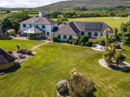 Corthna Lodge, hotel with jacuzzis in Schull