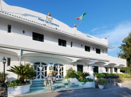 Hotel San Francesco, hotel near Negombo Thermal Gardens, Ischia