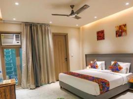 HOTEL GLOBAL CORPORATE NOIDA, B&B in Noida