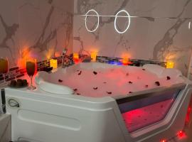 Luxueux Appartement Jacuzzi proche de Paris, hotel v destinaci La Celle-Saint-Cloud