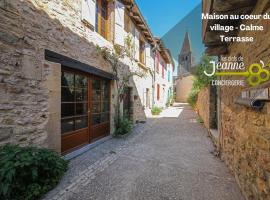 MAISON AU COEUR DU VILLAGE - CALME - TERRASSE, allotjament vacacional a Puycelci