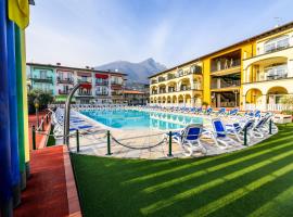 Giardino dei Colori 107 - Residence Pool&Fitness, hotel in Toscolano Maderno