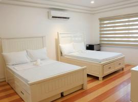 마닐라에 위치한 호텔 Makati Altean Apartment (Leonora Room)