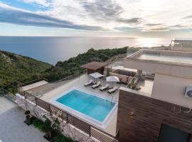 Cape Villas - Cliffside, hotell i Kotor